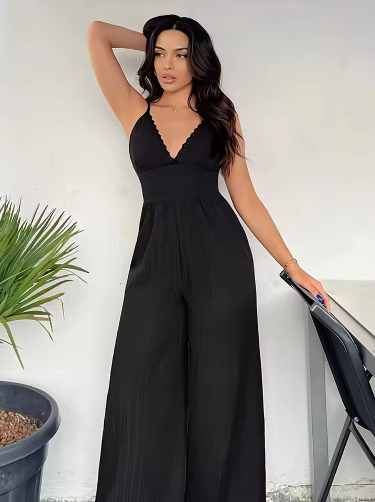 Paloma – Eleganter Jumpsuit mit V-Ausschnitt und weitem Bein