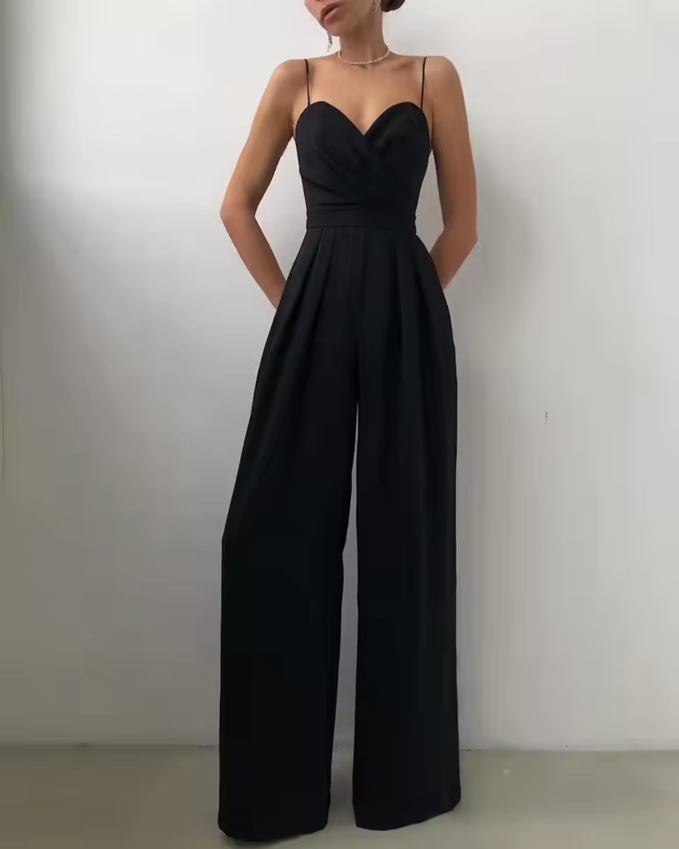 Zorya – Eleganter Ärmelloser Jumpsuit mit weitem Bein