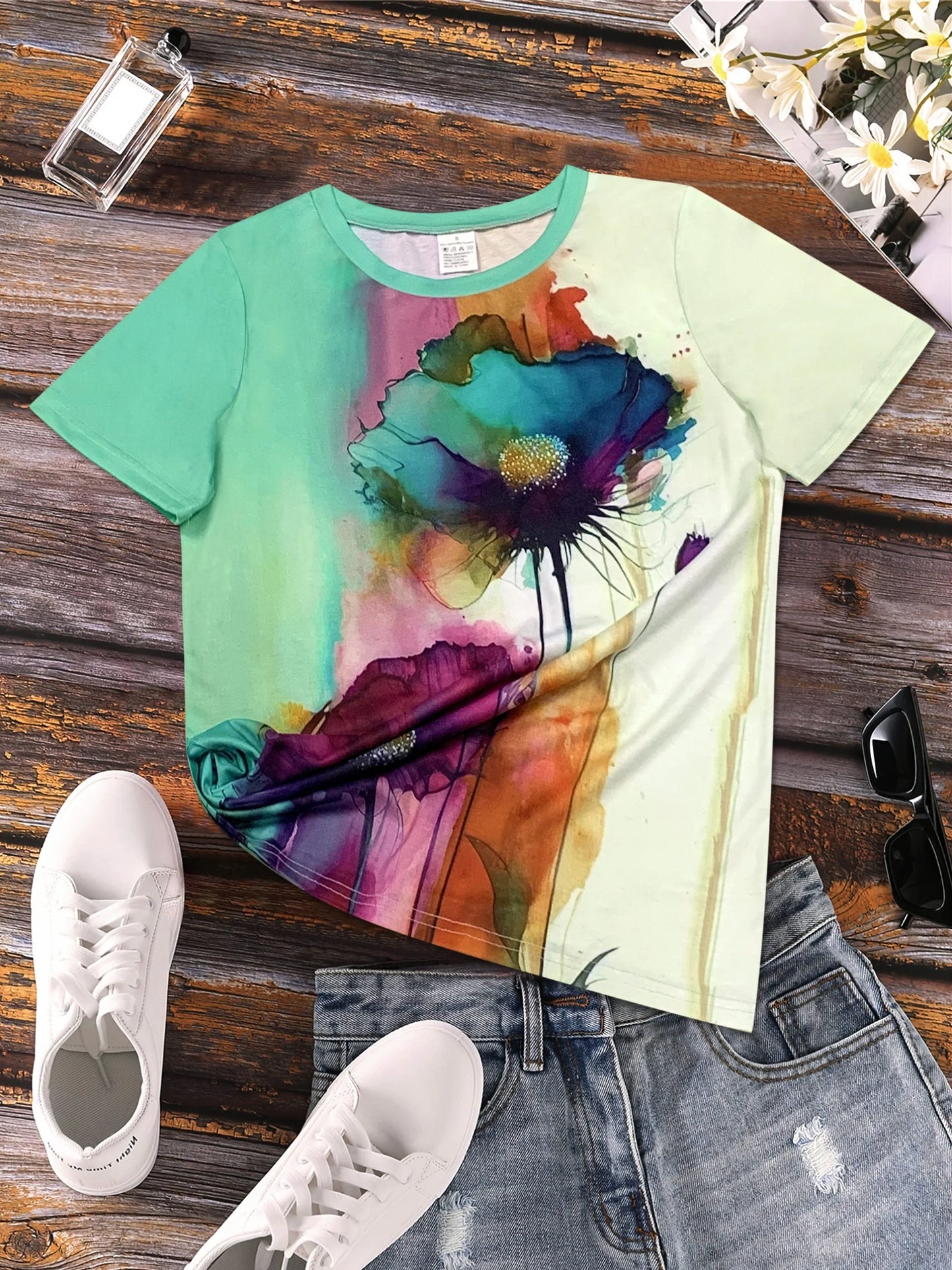 Damia – Kreatives T-Shirt mit Blumendruck