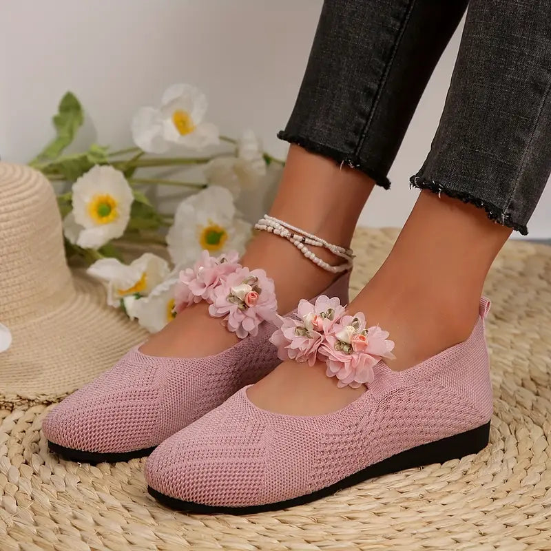 Sylverna - Charmante, mit Blumen verzierte Strick-Halbschuhe