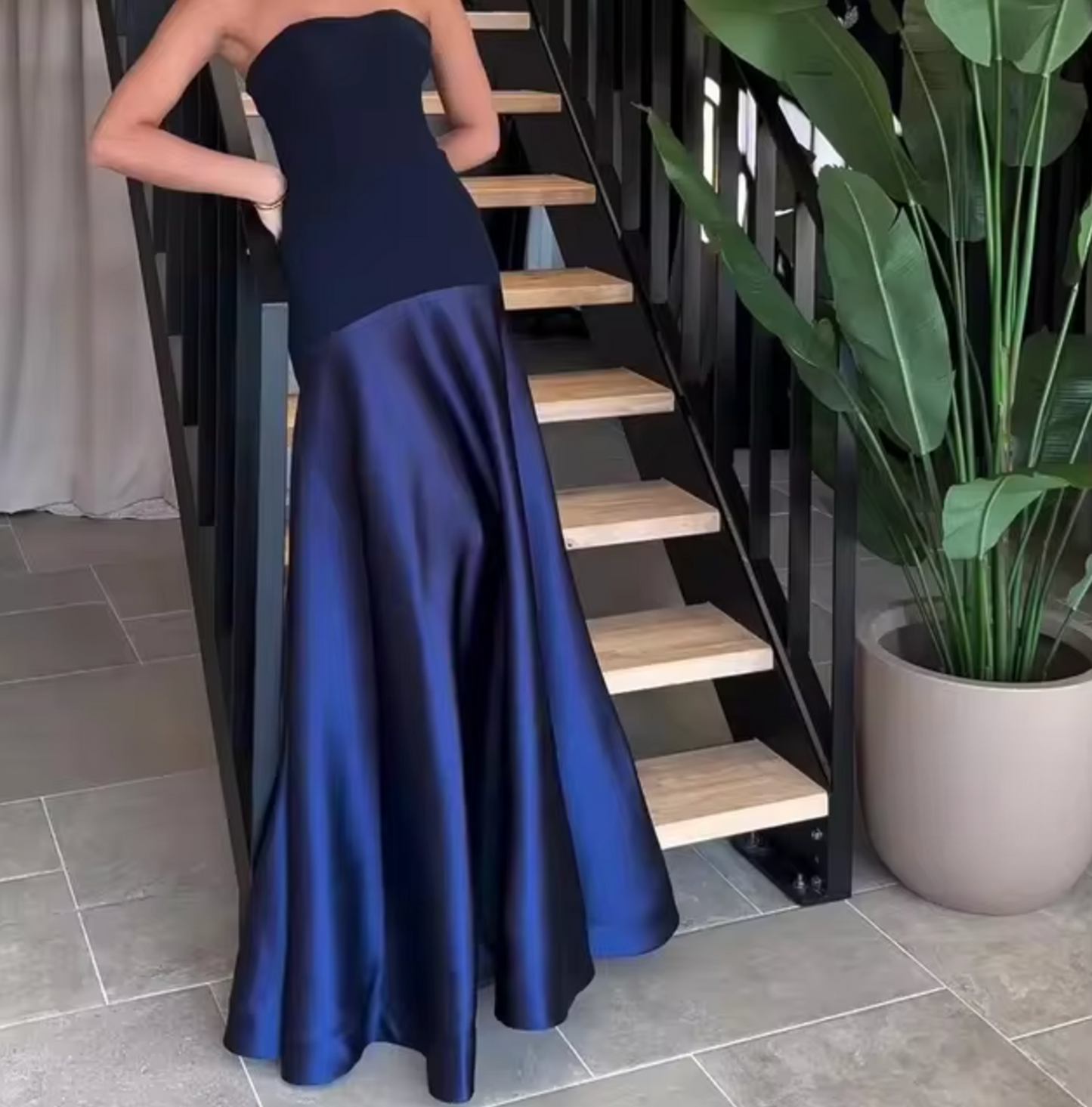 Charvi – Elegantes Trägerloses Maxikleid