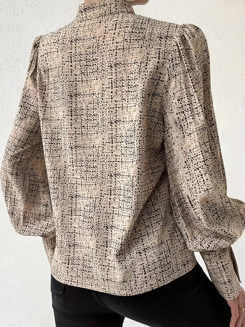 Shadira – Vintage-Bluse mit hohem Kragen und langen Ärmeln