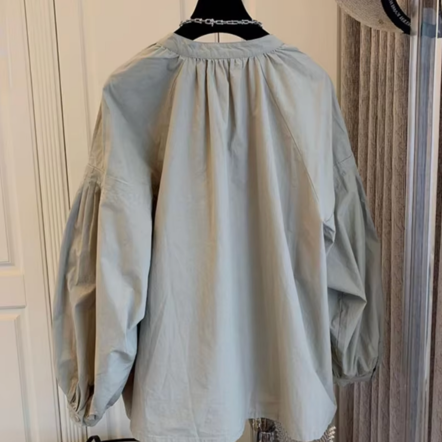 Libby – Übergroße Vintage-Bluse mit Puffärmeln