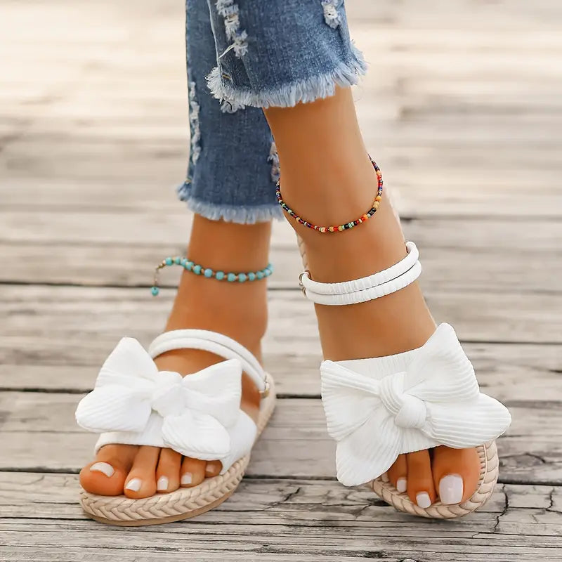 Rhoslynn – Stilvolle flache Sandalen mit Schleifendesign