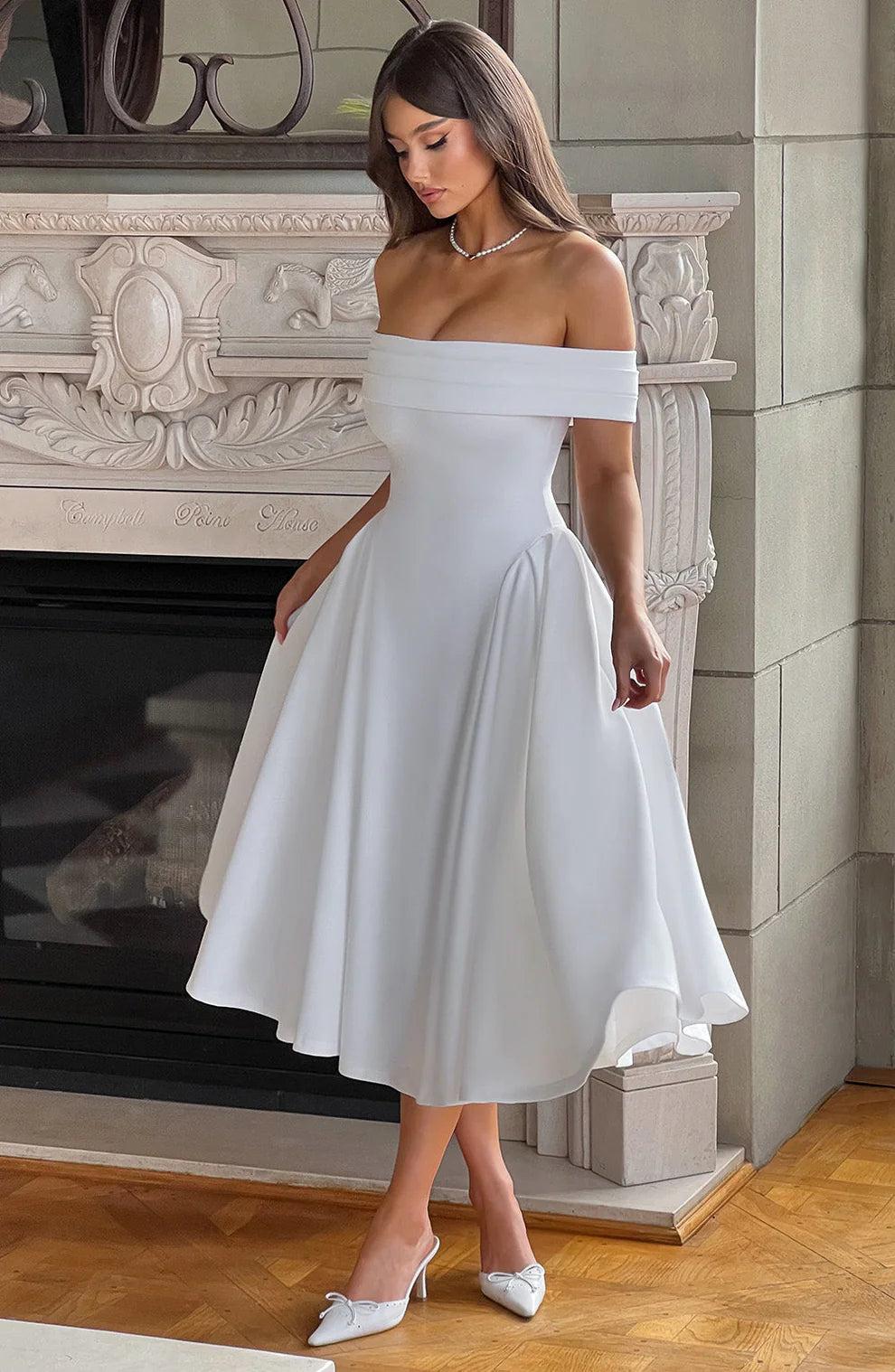 Azura – Elegantes schulterfreies Midikleid