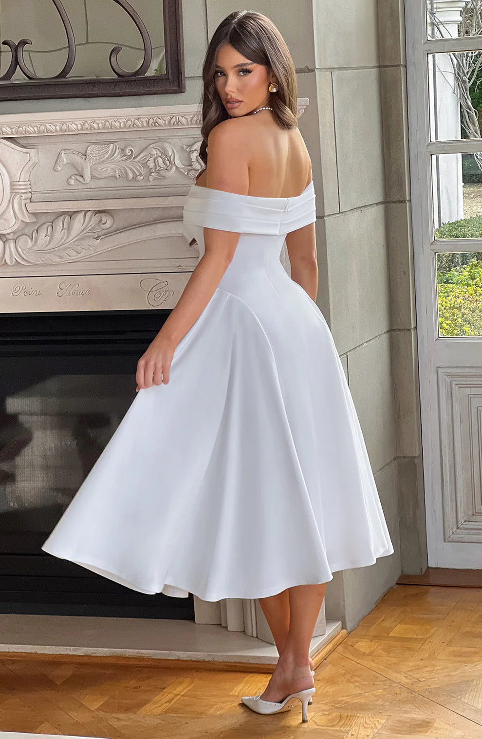 Azura – Elegantes schulterfreies Midikleid