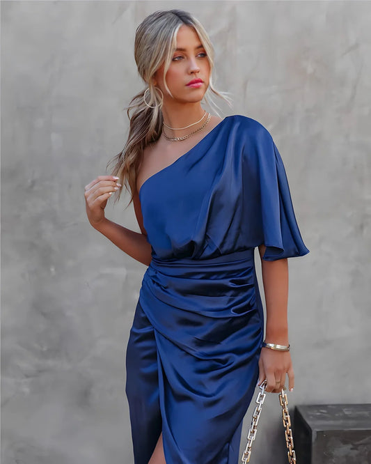 Koryn – Elegantes One-Shoulder-Satinkleid