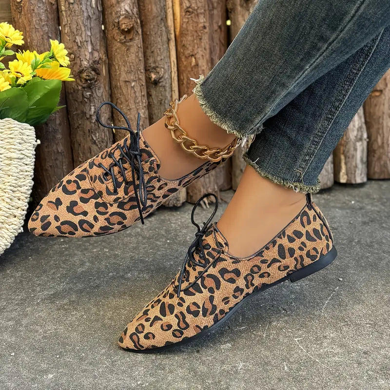 Melithra – Elegante Schnürschuhe aus Wildleder mit Leopardenmuster